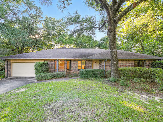 Property Photo:  2409 Roberts Drive  FL 32578 
