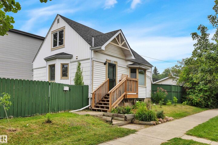 7225 95 Street NW  Edmonton AB T6E 3E8 photo