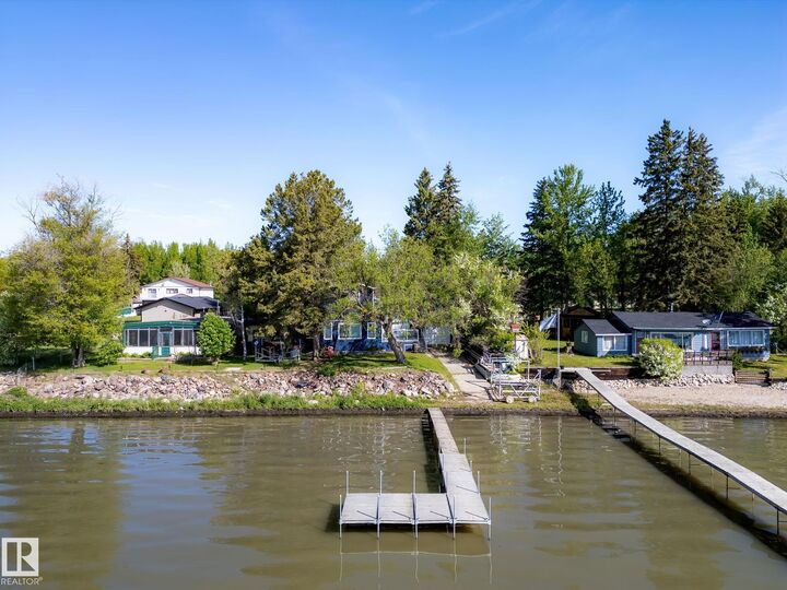 Property Photo:  809 8 Street  AB T0E 1A0 