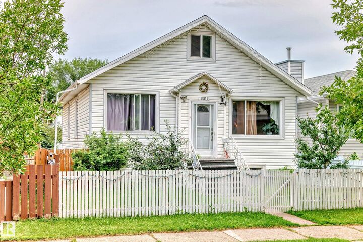 13111 65 Street NW  Edmonton AB T5A 1A2 photo