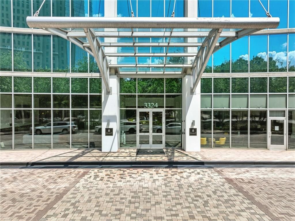 Property Photo: 3324 Peachtree Road 1712 GA 30326
