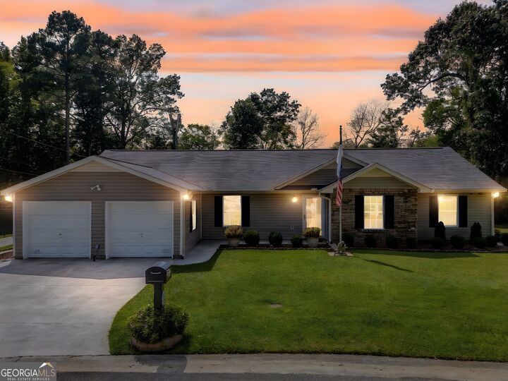 Property Photo: 20 Woodvalley Terrace NW GA 30165