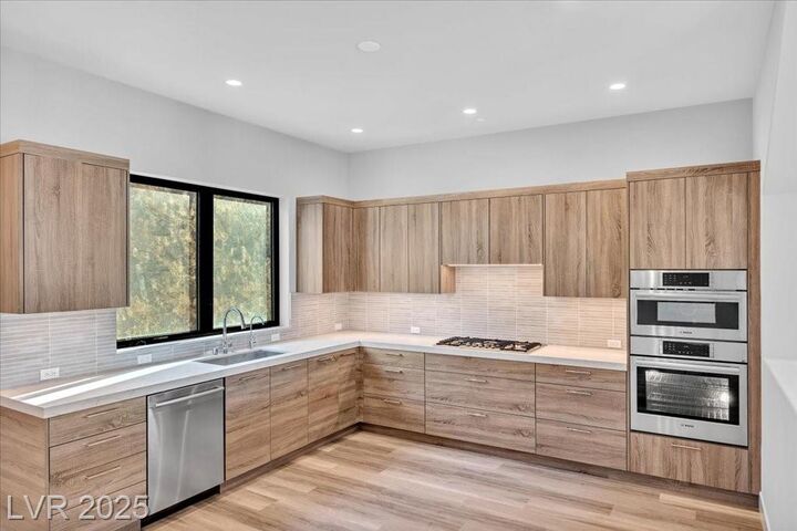 Property Photo: 446 Tranquil Peak Court NV 89012