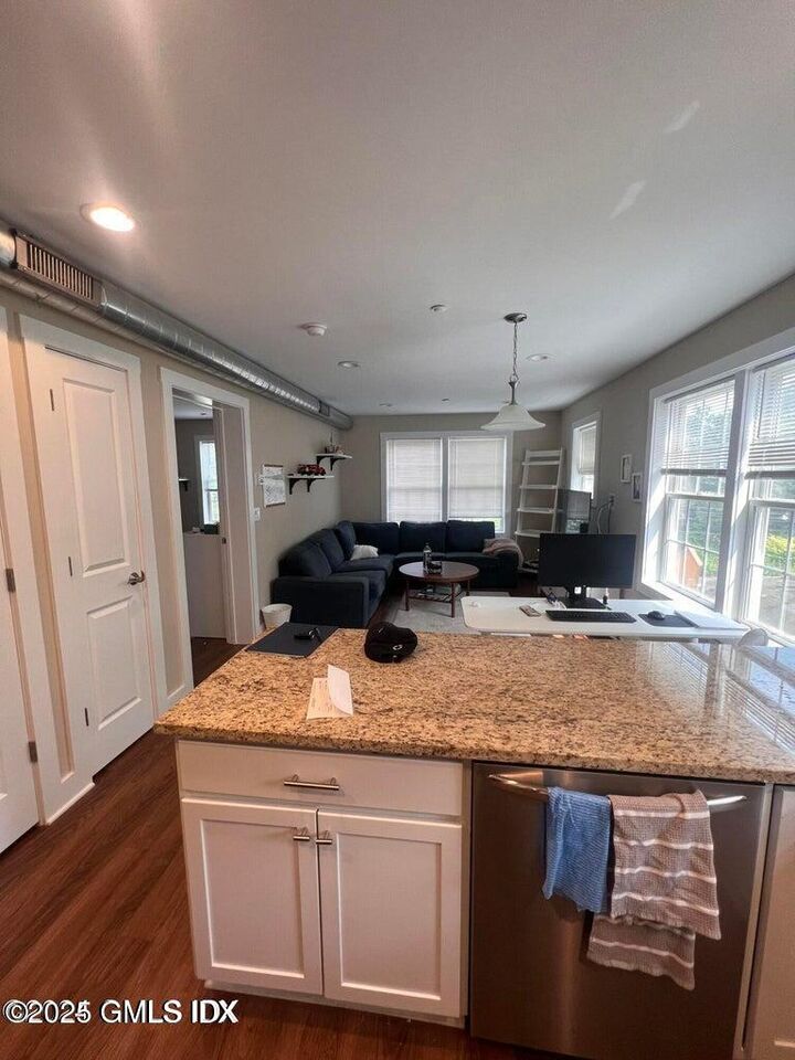 Property Photo:  303 Hamilton Avenue M  CT 06830 