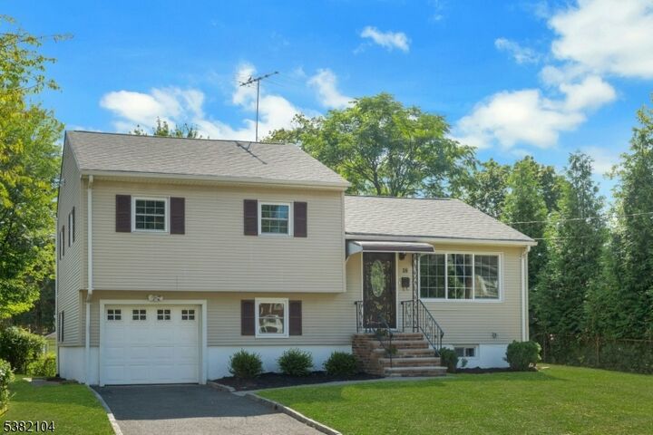 Property Photo:  18 Ashwood Ave  NJ 07901 