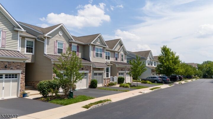 Property Photo:  82 Autumn Ln  NJ 08558 