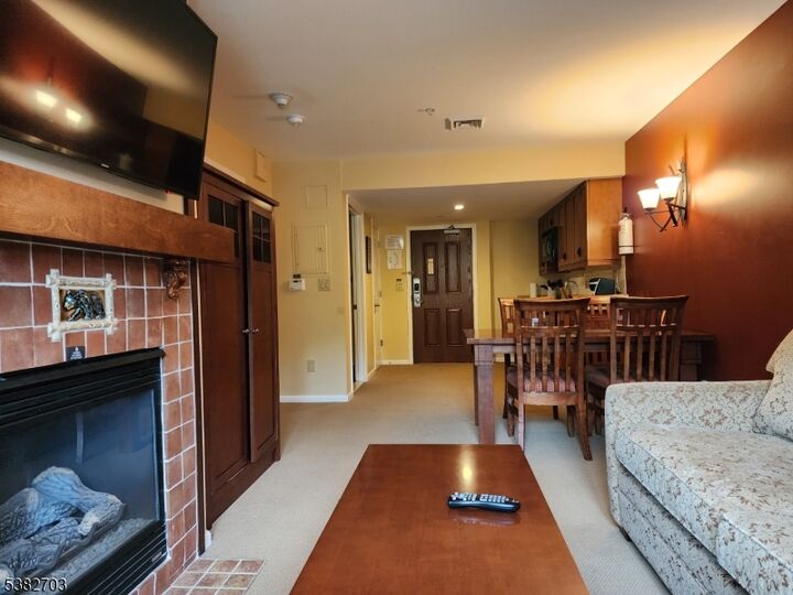Property Photo:  200 State Rt 94 Unit 307  NJ 07462 