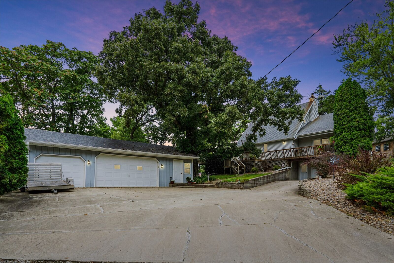 Property Photo: 1281 160th Trail IA 50138