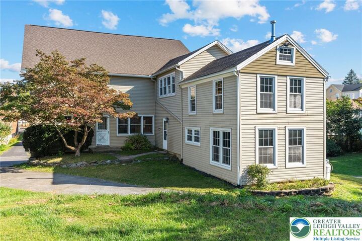 Property Photo: 6350 Robin Lane PA 18106