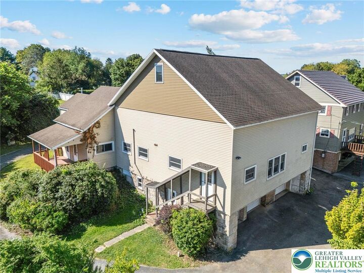 Property Photo:  6350 Robin Lane  PA 18106 