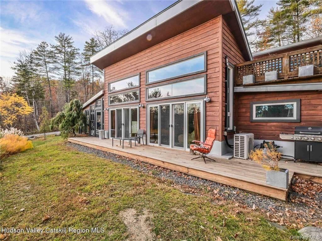 Property Photo:  36 Summers Lane  NY 12498 