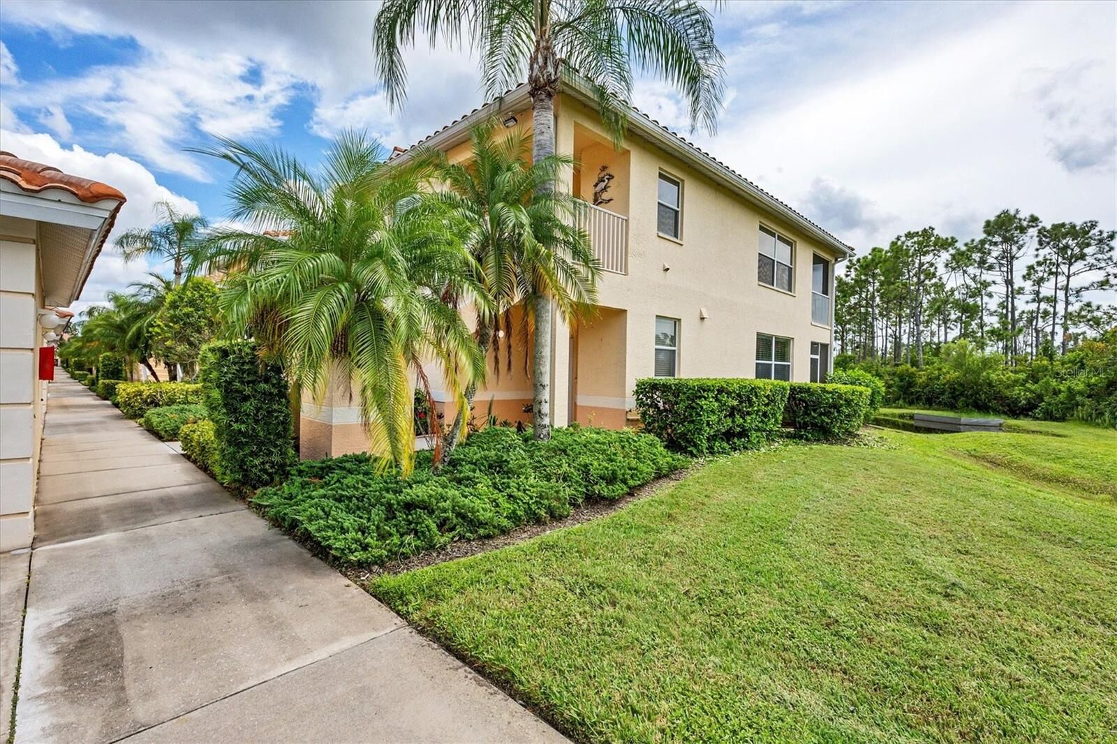 Property Photo: 4215 Vicenza Drive B1 FL 34293