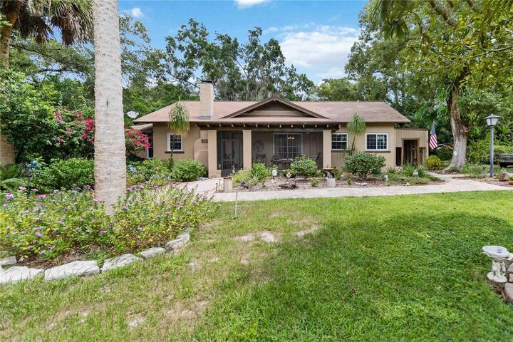 Property Photo: 245 N Central Avenue FL 32703