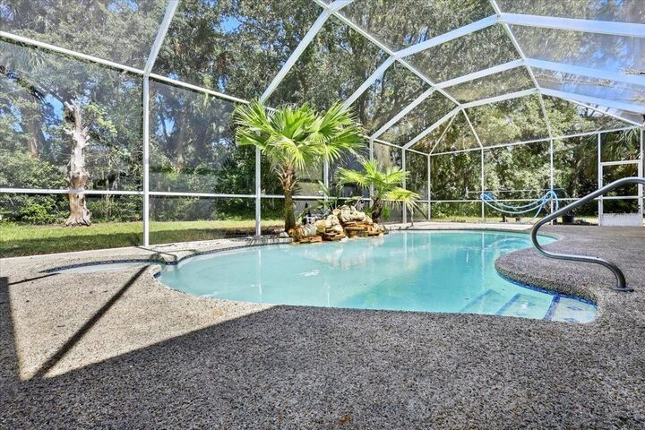 Property Photo:  9 Whitney Place  FL 32164 