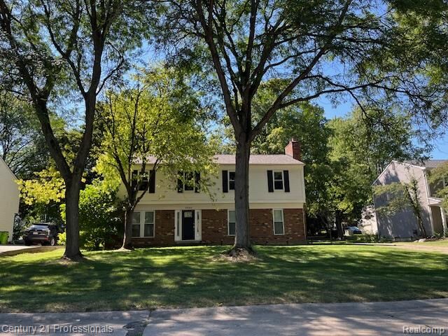 Property Photo:  5720 Beauchamp  MI 48322 1474