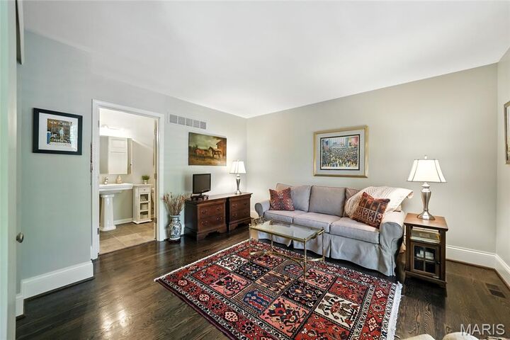 Property Photo:  4512 Pershing Place  MO 63108 