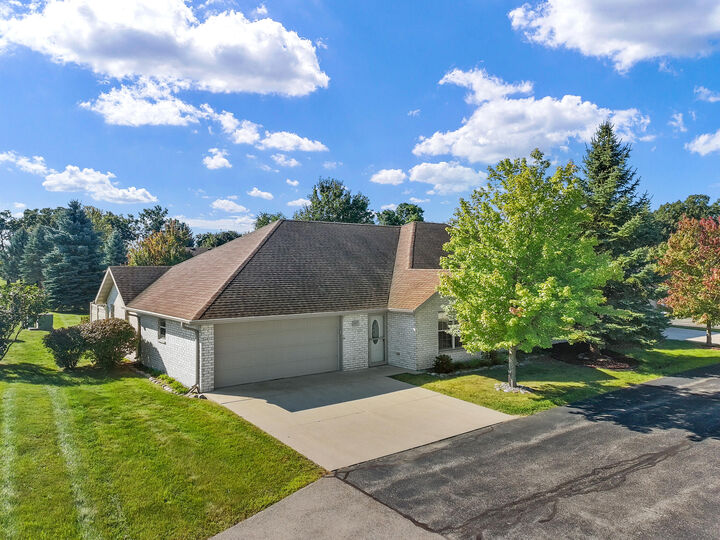 807 Ryan Ln  Elkhorn WI 53121 photo