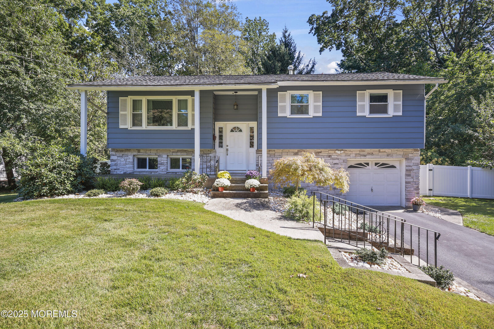 Property Photo:  12 Locust Grove Lane  NJ 07726 