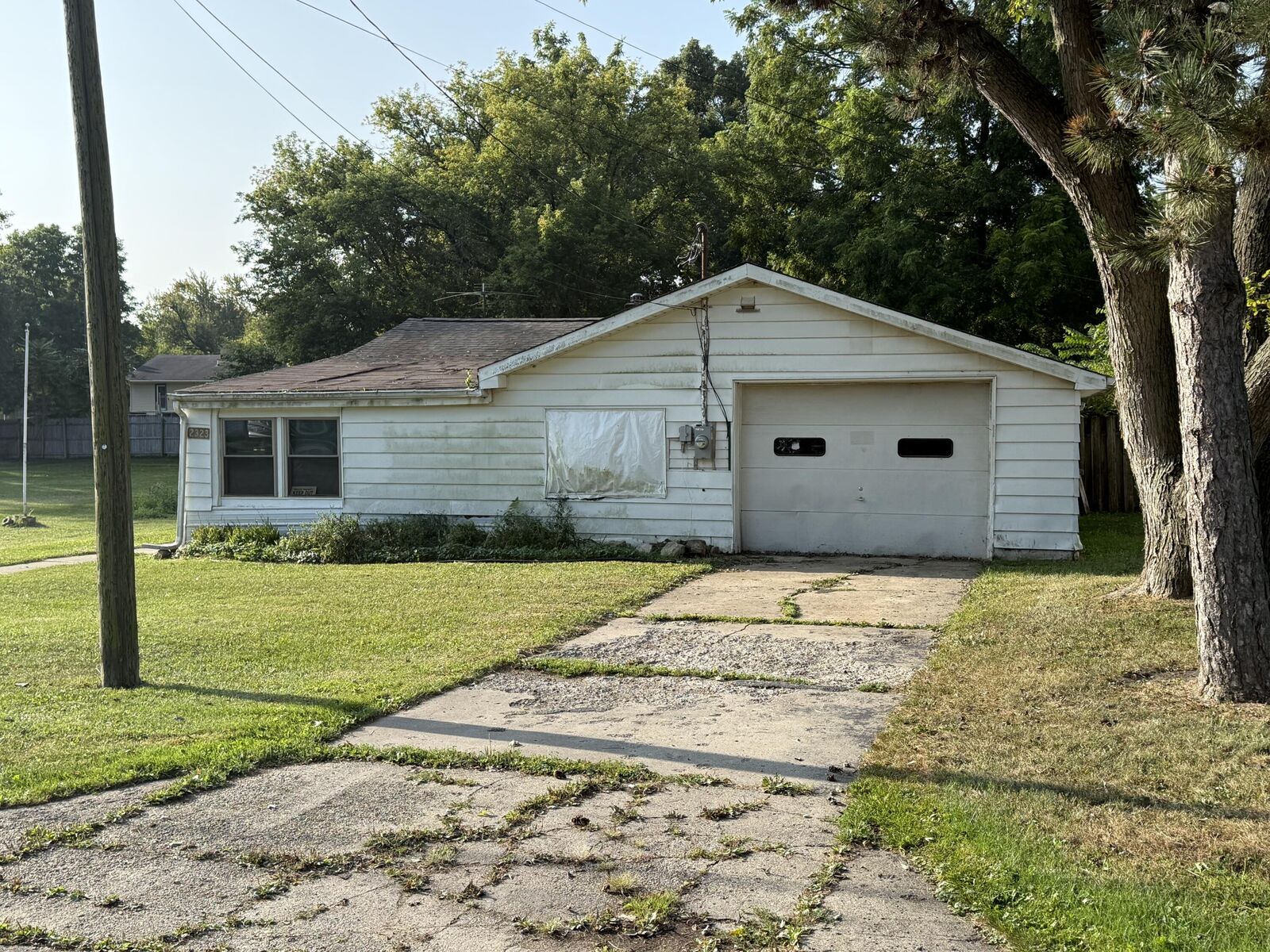 Property Photo:  2323 W Franklin Street  MI 49203 