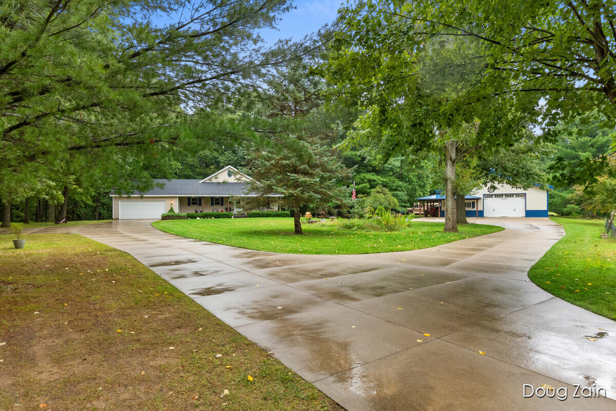 Property Photo: 12710 Wabasis Avenue NE MI 49319