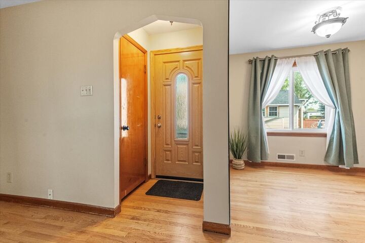 Property Photo:  1033 Osmond Avenue  IL 60002 