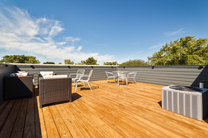 Property Photo:  943 N Central Park Avenue  IL 60651 