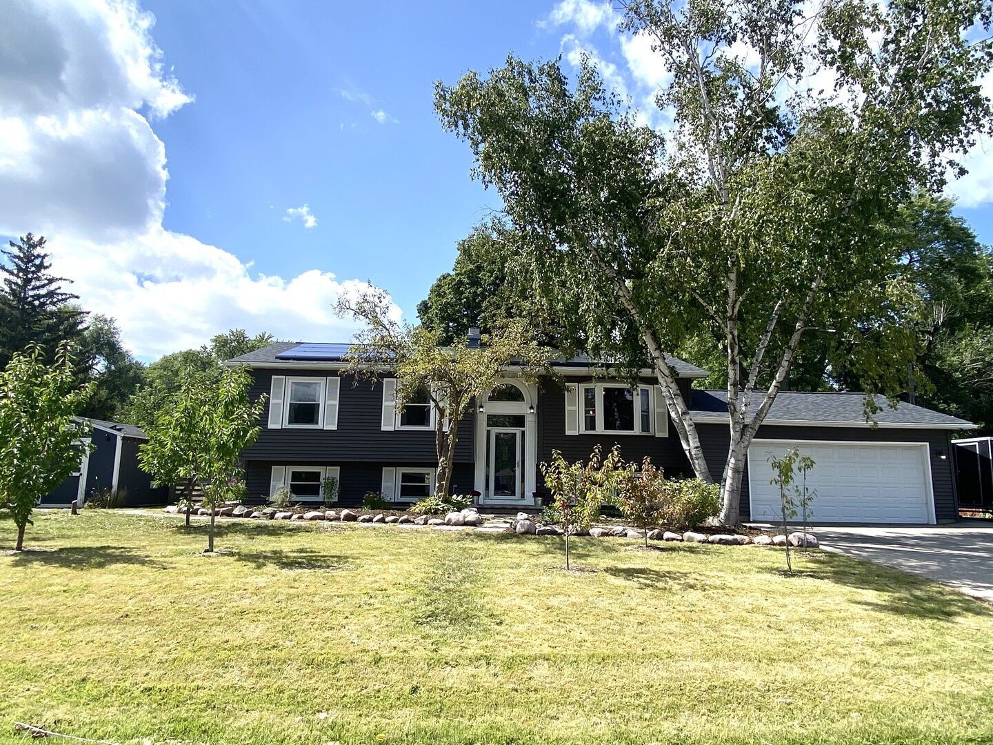 Property Photo:  54 Hickory Drive  IL 60046 