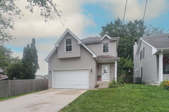 107 Hammond Avenue  Wauconda IL 60084 photo