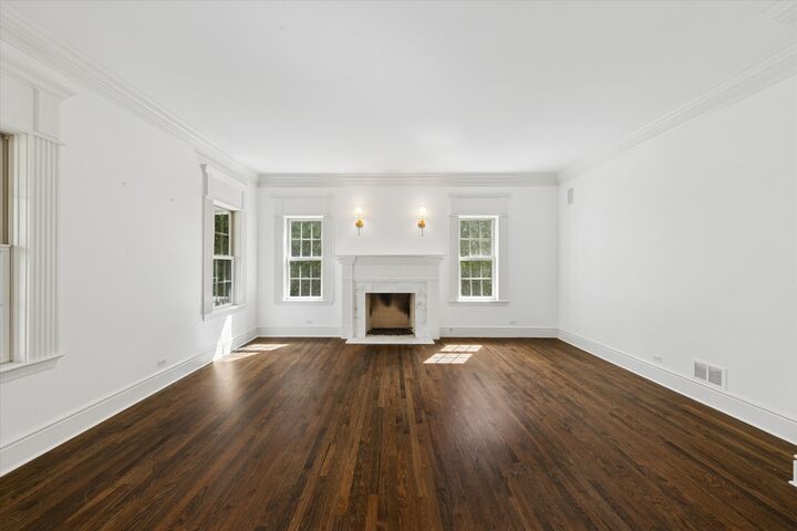 Property Photo: 910 S Park Avenue IL 60521