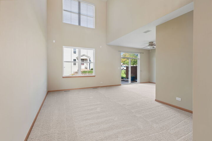 Property Photo: 464 Horizon Drive IL 60103