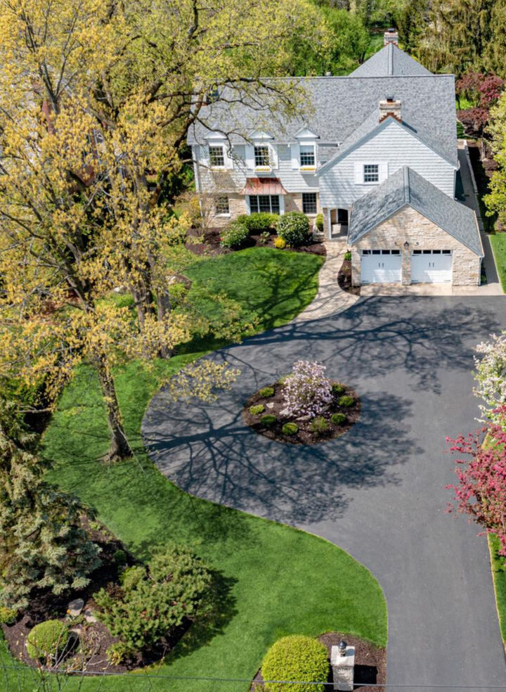 Property Photo:  628 S County Line Road  IL 60521 