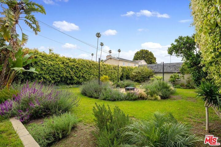 Property Photo:  227 Alta Avenue  CA 90402 