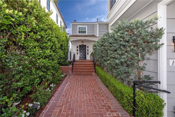 Property Photo: 1516 E Oceanfront CA 92661