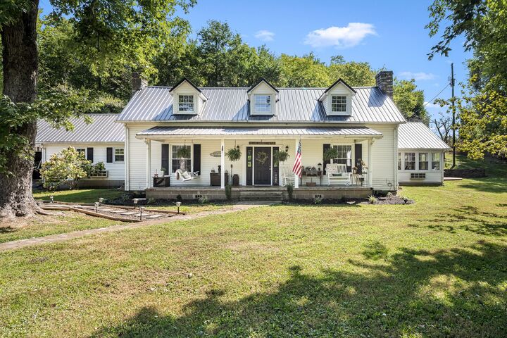 Property Photo:  420 Beechwood Rd  TN 37020 