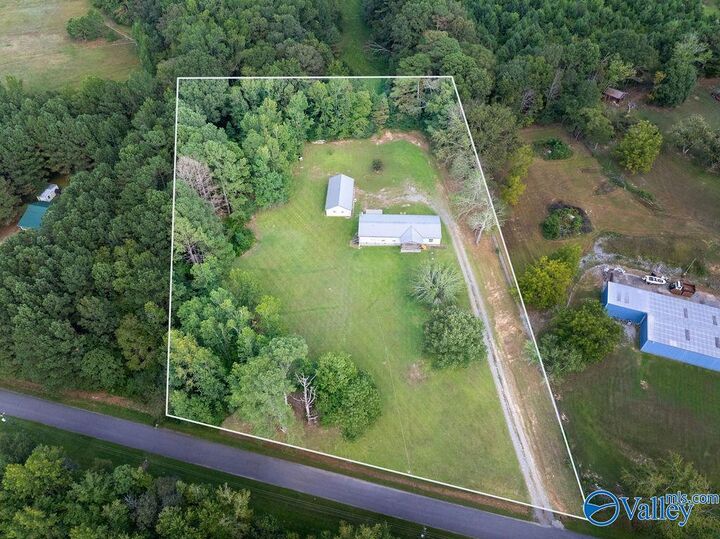 Property Photo: 256 Greenbriar Cove Road AL 35175