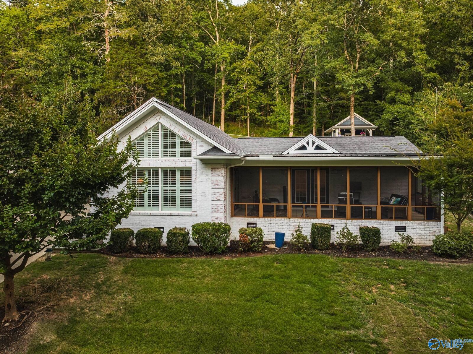 Property Photo: 1829 Forest Drive AL 35976