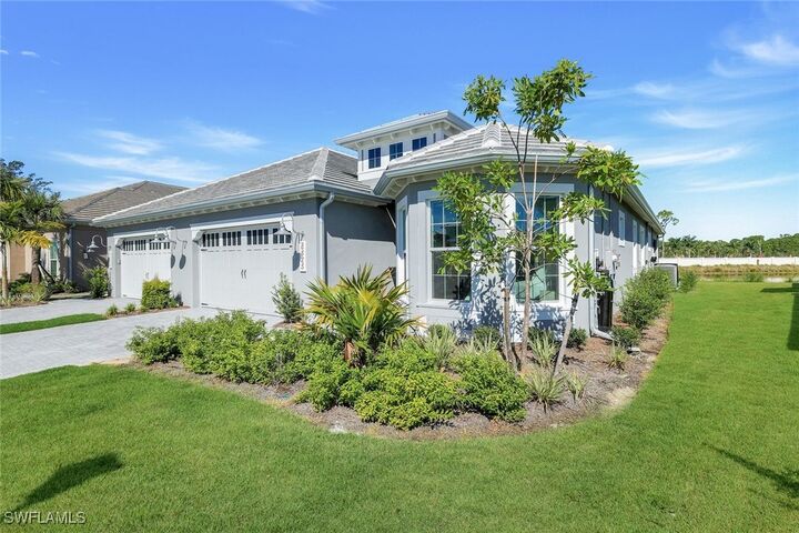 Property Photo:  8825 Yucatan Court  FL 34112 