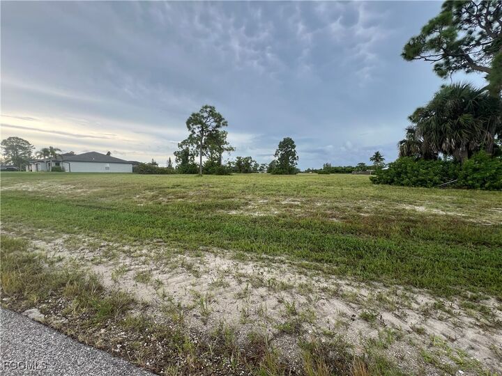 Property Photo:  2710 NW 25th Lane  FL 33993 