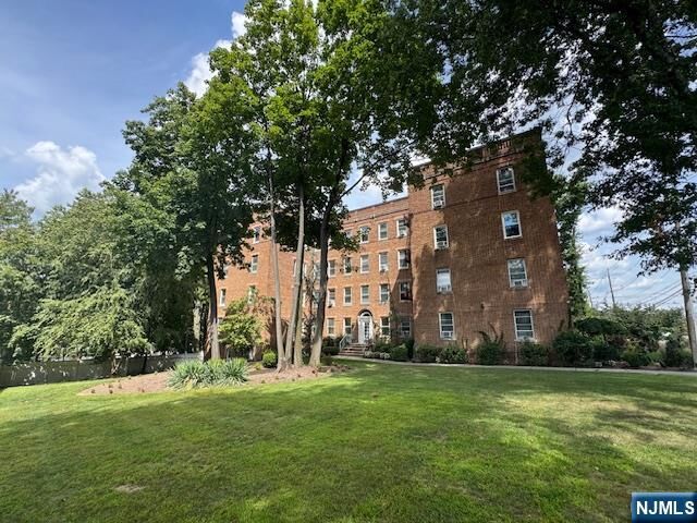 Property Photo: 250 Broad Avenue 3C NJ 07605
