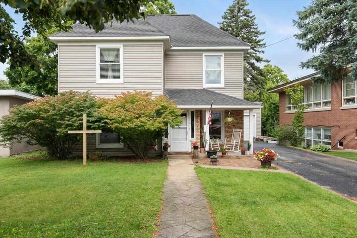 316 Monroe  Petoskey MI 49770 photo