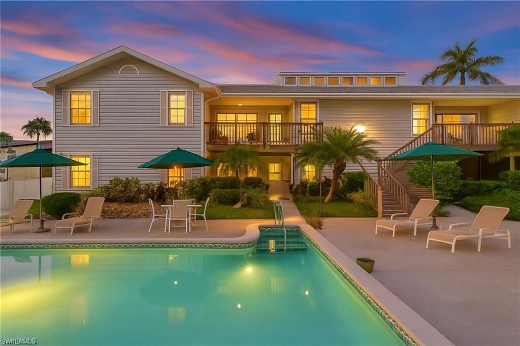 Property Photo:  880 8th Ave S 202  FL 34102 