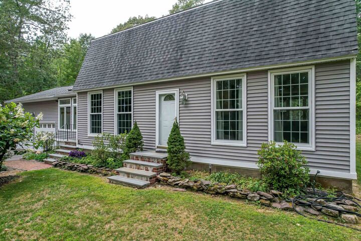 Property Photo: 70 Governor Dinsmore Road NH 03087