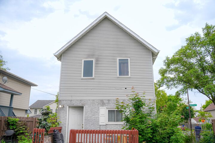 Property Photo:  89 Winnipeg Avenue  MN 55117 