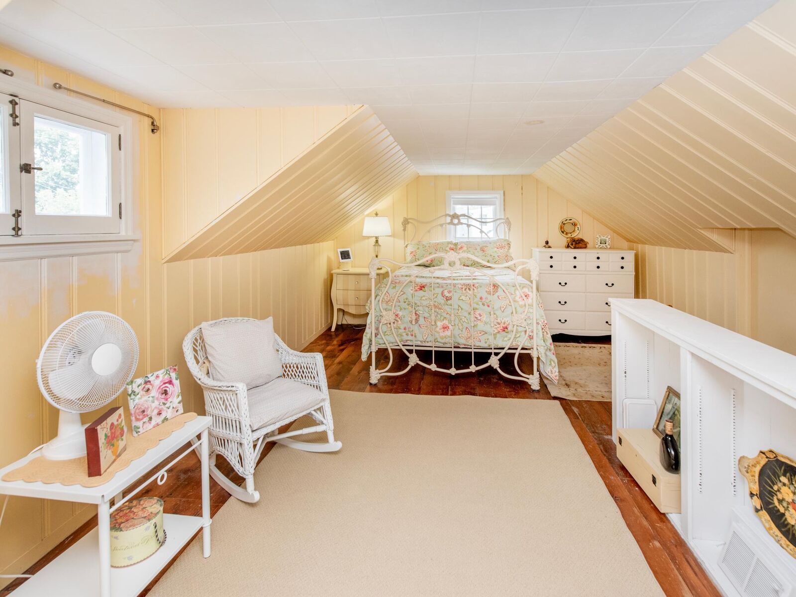Property Photo:  334 9th Avenue N  MN 55343 