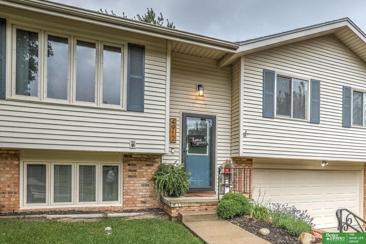 Property Photo: 4912 S 146th Circle NE 68137