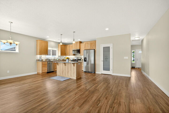 Property Photo:  973 SW Blackberry Lane  OR 97527 