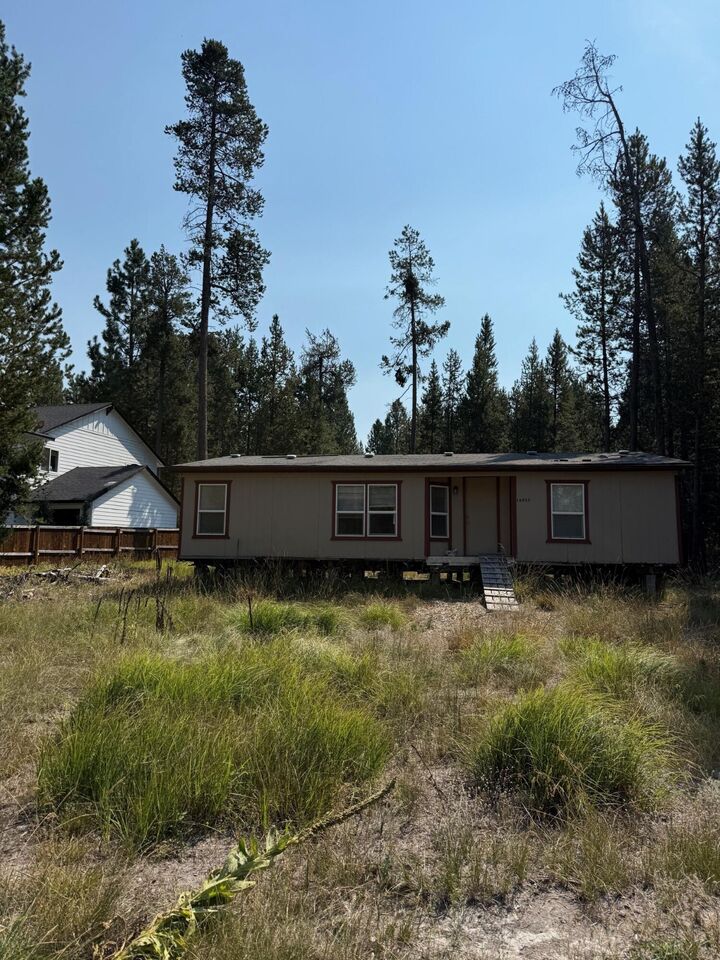 Property Photo: 16957 Fontana Road OR 97707