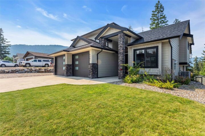 Photo de la propriété: 1281 23 Street SE BC V1E 0C7