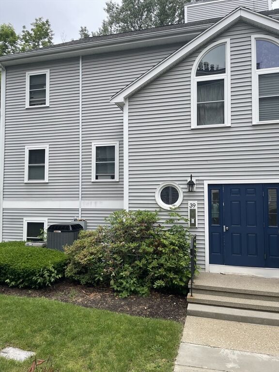 Property Photo:  39 Harrison St B  MA 02131 