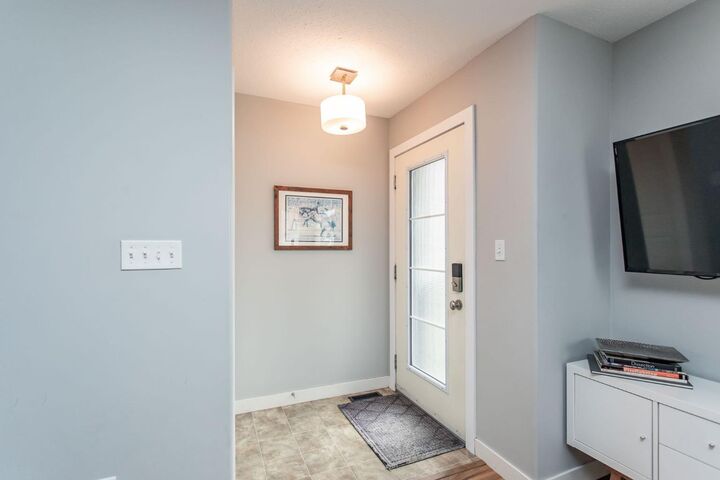 Photo de la propriété:  6170 Orr Drive  AB T4P 0B9 